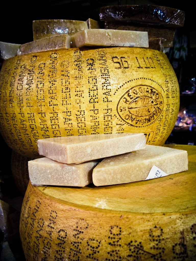 http://www.frenchrevolutionfood.com/wp-content/uploads/2008/10/Parmesan-Wheel.jpg