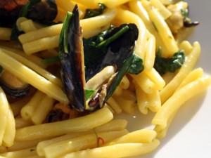 Creamy Saffron Pasta with Mussels and Spinach