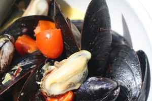 Mussels with Saffron and Tomatoes
