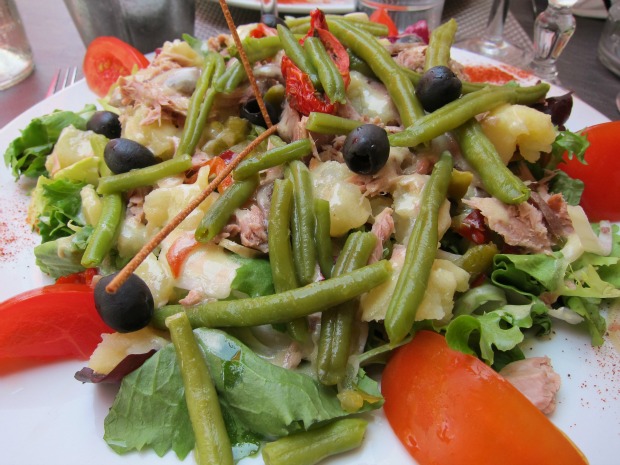 Cassis Niçoise Salad