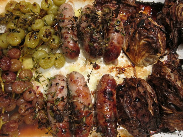 Sausages with Radicchio and Grapes in the Pan